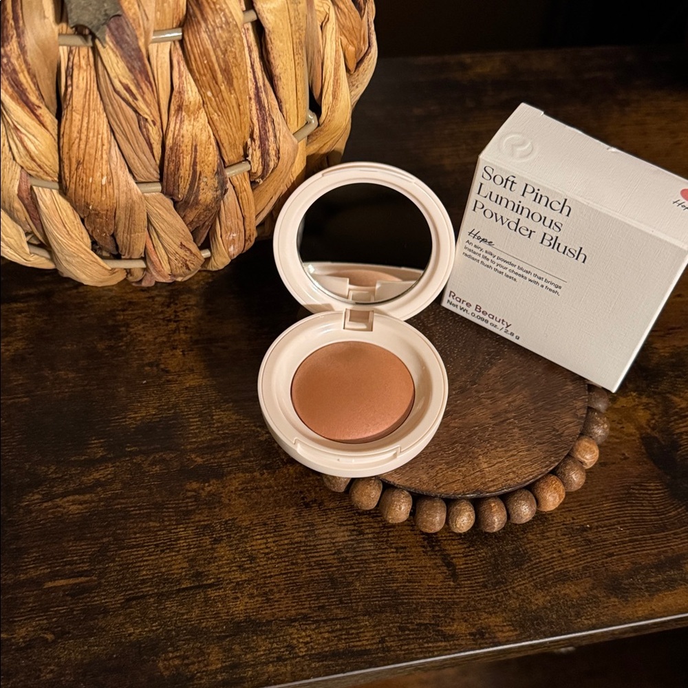 Rare Beauty Soft Pinch Luminous Powder Blush in Hope